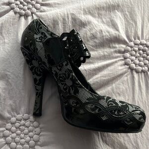 Elegant Black Lace Women's Heels
